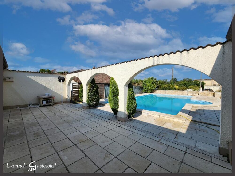 Vente Maison Maison à vendre de plain pied 3 chambres double garage et piscine sur la commune de  PINEUILH (33) Pineuilh