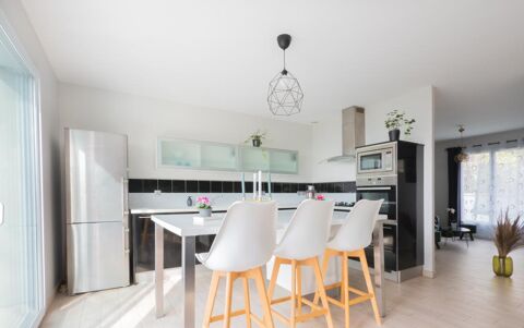  Maison  louer 7 pices 200 m