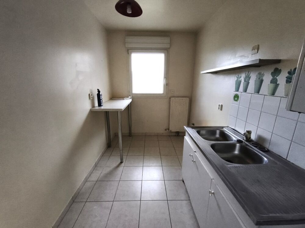 BEAUVAIS CENTRE-VILLE  APPARTEMENT T3 AVEC TERRASSE, ASCENSEUR ET PARKING PRIVATIF