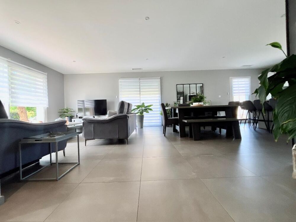 Magnifique maison de 118 m² en R+1 sur un terrain de 435 m² en 3 faces piscinable et sans vis-à-vis
