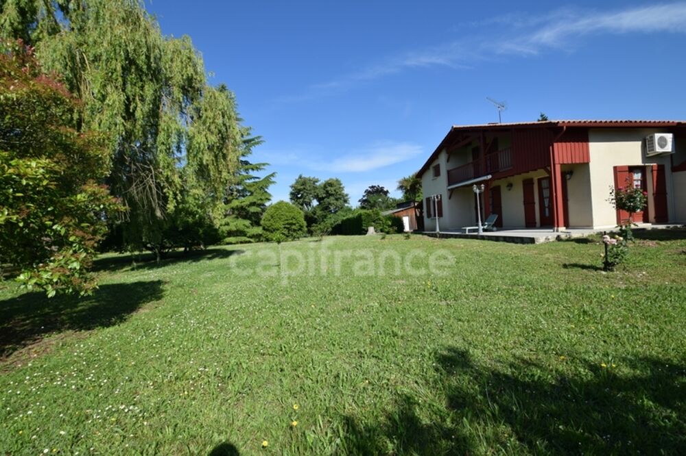 Maison 4 chambres - garage - dépendances - terrain clos 7079m2 à MARMANDE (47)