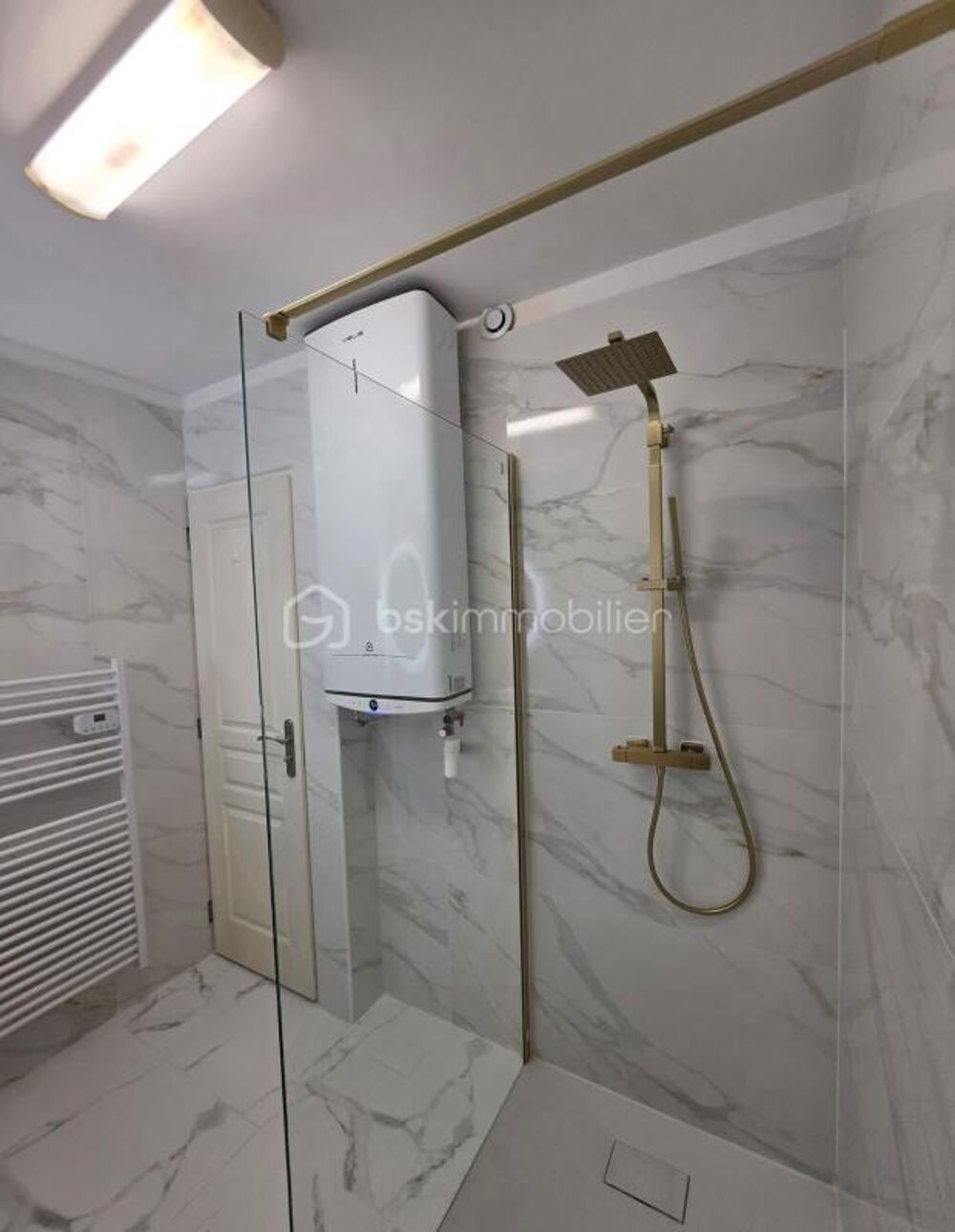Appartement T4/5 rénové avec garage et cave  Résidence fermée