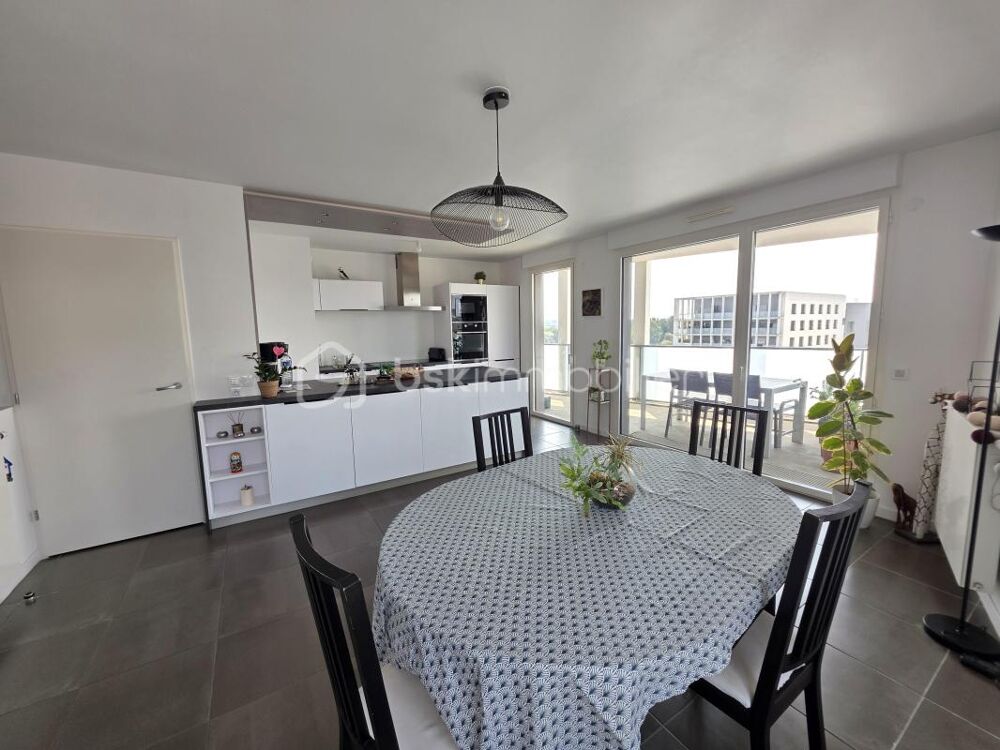 Vente Appartement Exclusivité – Bel appartement T4/T5 de 93 m² au 8ème étage, terrasse plein ciel & double parking – Ginko Bordeaux