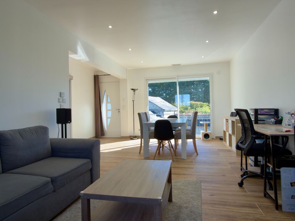 Vente Maison VIVY à 3 Km du Centre-bourg, Maison rénovée sur sous-sol aménagé de 160m² habitables avec garage et jardin Vivy