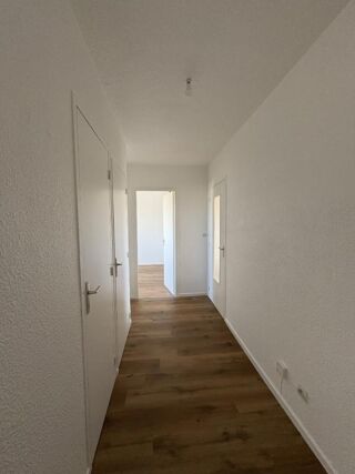  Appartement à louer 2 pièces 72 m²
