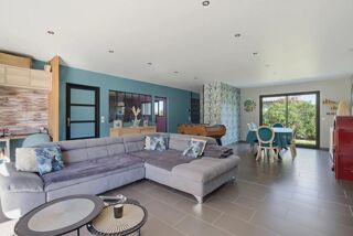 Vente Maison Cursan - Maison  Familiale  6 pièces de 186,25 m² Cursan