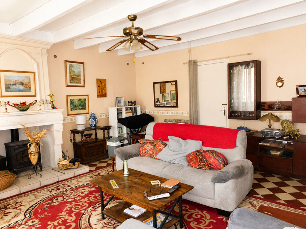Maison à vendre 5 pièces MOSNAC (17)maison avec petit jardin de vente à terme libre
