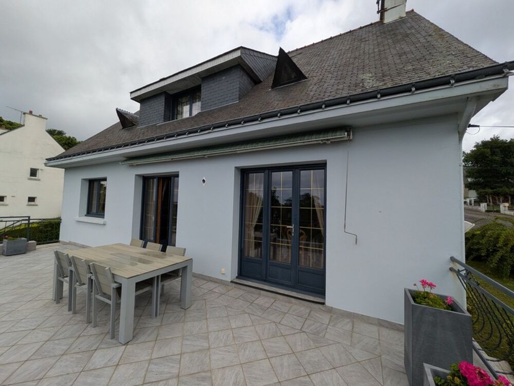 GUEMENE SUR SCORFF BELLE MAISON NEO BRETONNE DE 5 PIECES AVEC VIE PLAIN PIED DE 140M² ENVION PARCELLE CLOTUREE DE 980M²