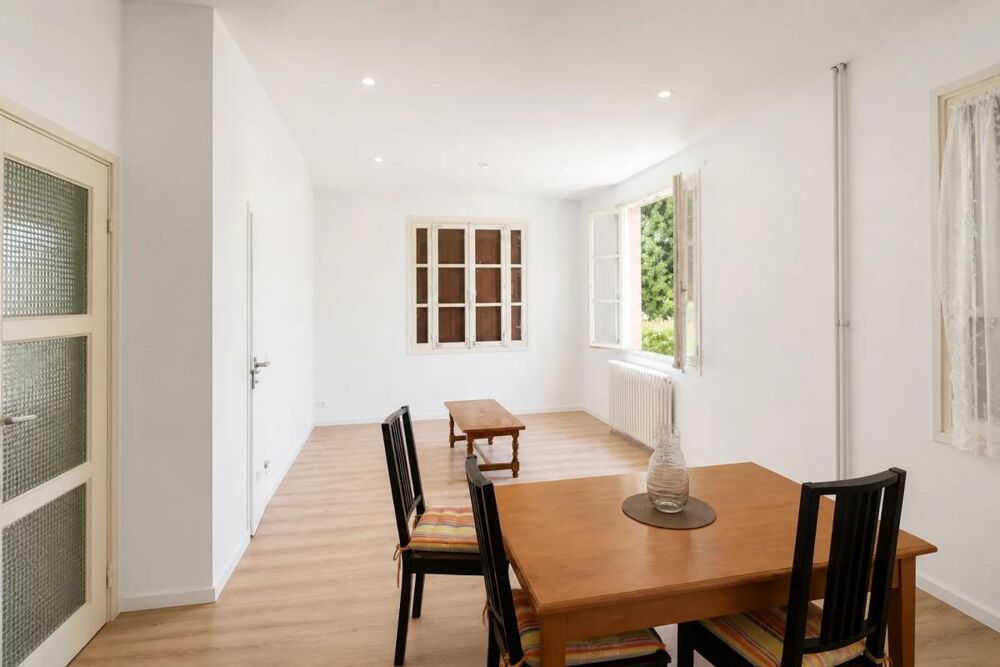 Grande maison familiale sur 968 m² avec double garage