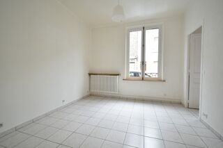  Appartement à louer 3 pièces 50 m²