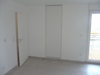  Appartement à louer 3 pièces 65 m²