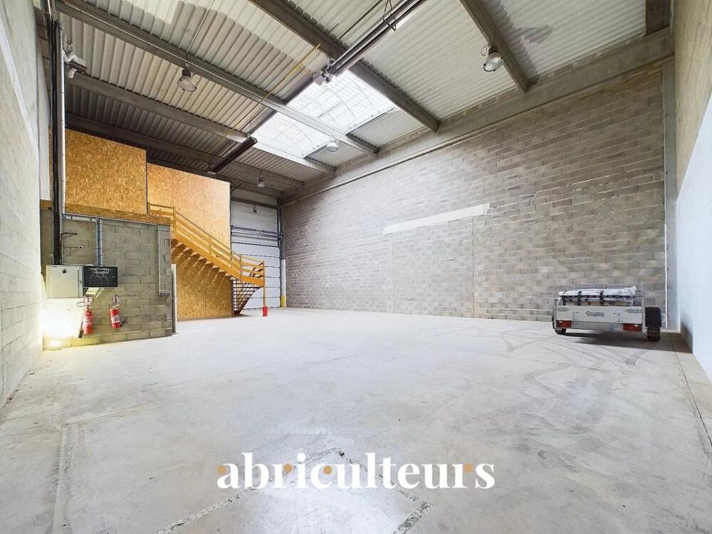   Local d'activité 270 m² – Emplacement stratégique proche Chartres et axes majeurs, à 1h de Paris 