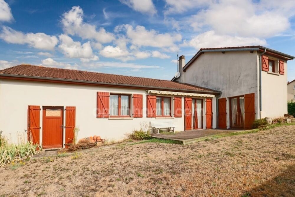 MAISON PLAIN PIED 99 m² + 20 m² en 1er niveau - 7 pièces - 5 Chambres - Garage - Terrain 655 m² - MAGNAC LAVAL (87)