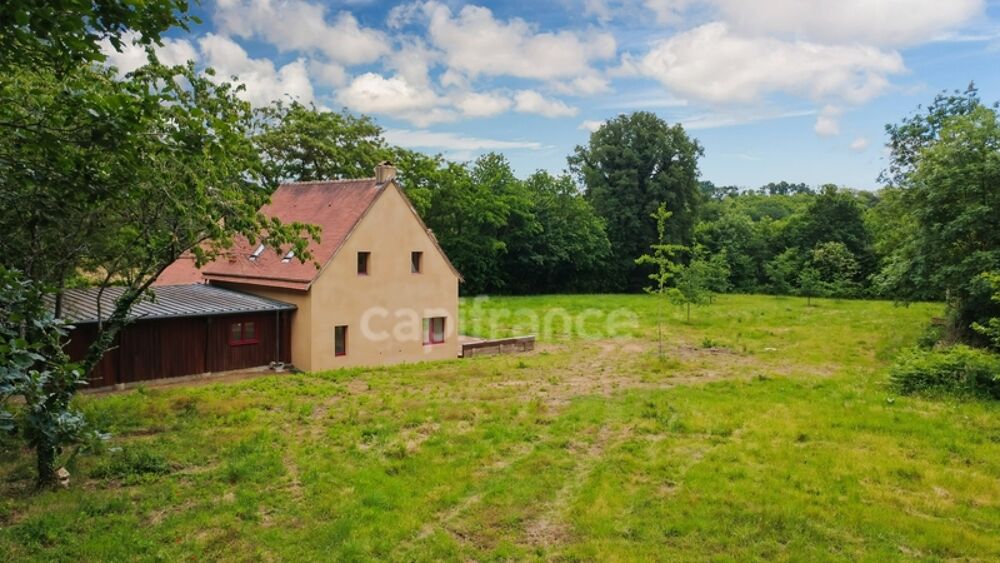 Vente Maison Au coeur d'un écrin de verdure, à 25 minutes du Mans, ce bien rare offre calme, beaux volumes et prestations récentes dans un ca Saint celerin