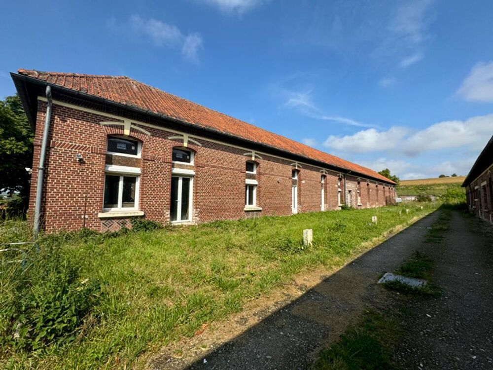 Vente Immeuble Ensemble  immobilier exceptionnel  pour investisseurs  ou bailleurs sociaux .Terrain  7159m2 Surface hab:1883m2 Moreuil