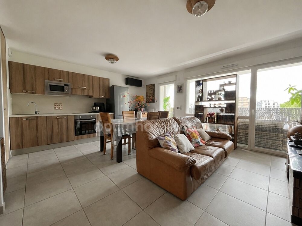 Appartement à vendre 3 pièces VAULX EN VELIN (69)