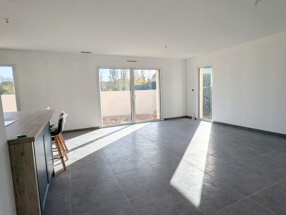 Vente Maison Maison à vendre FLEAC Maison neuve avec un grand espace de vie, quatre chambres et garage Fleac