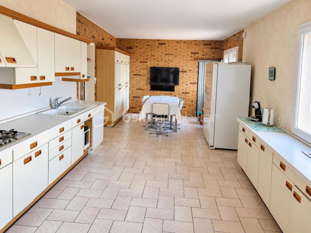 à vendre  Propriété/château La Garde (83130)