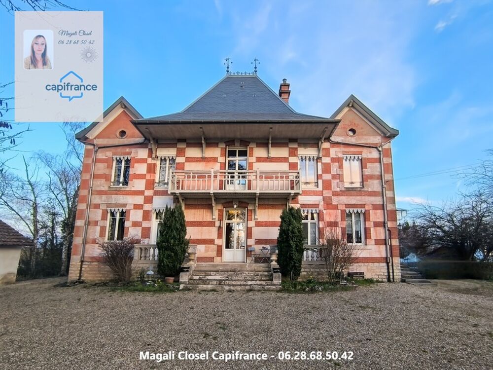 Demeure de caractère  Fin XIXe siècle  Parc arboré de plus de 5 000 m²  Centre-Bourg