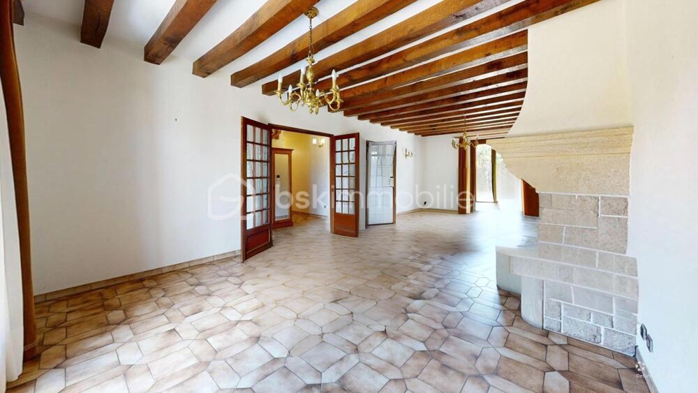 MAISON DE MAÇON TRADITIONNELLE + DEPENDANCES