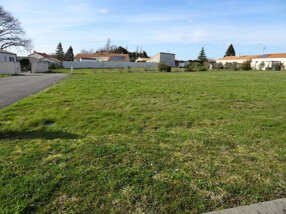 Vente Terrain Terrain à vendre  BEAULIEU SOUS PARTHENAY (79) surface : 869 m² Beaulieu sous parthenay