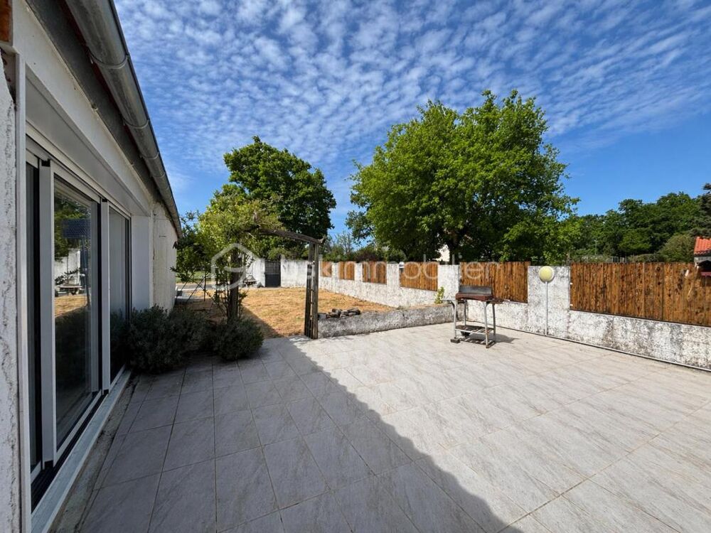 Maison rénovée 4 chambres, en village - Montaigu-Vendée (85600)