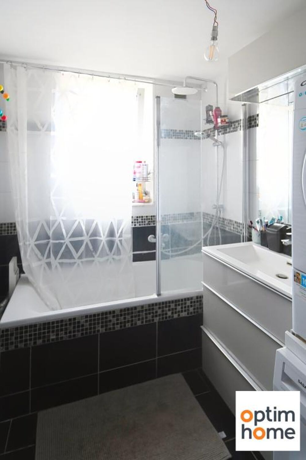 Vente Appartement RARE À ROSSELANGE – APPARTEMENT DE PLAIN-PIED 109 M² – 3 GRANDES CHAMBRES – JARDIN PRIVATIF – TERRASSE – 2 PARKINGS Rosselange