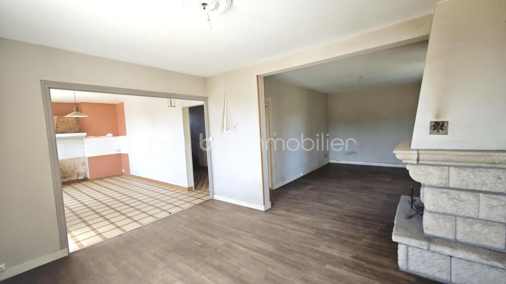 Vente Maison MAISON 97 M² 4 PIECES AVEC TERRAIN CONSTRUCTIBLE DE 2 305 M² ET GARAGE DOUBLE La gacilly