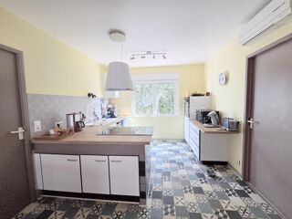  Villa  vendre 8 pices 227 m