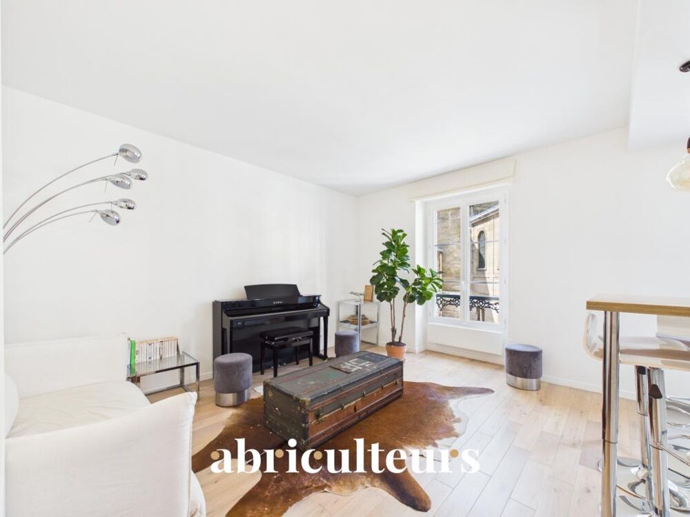 Vente Appartement Appartement traversant et ensoleillé en vente à  Paris 18? Rue Hermel (75018) Paris 18