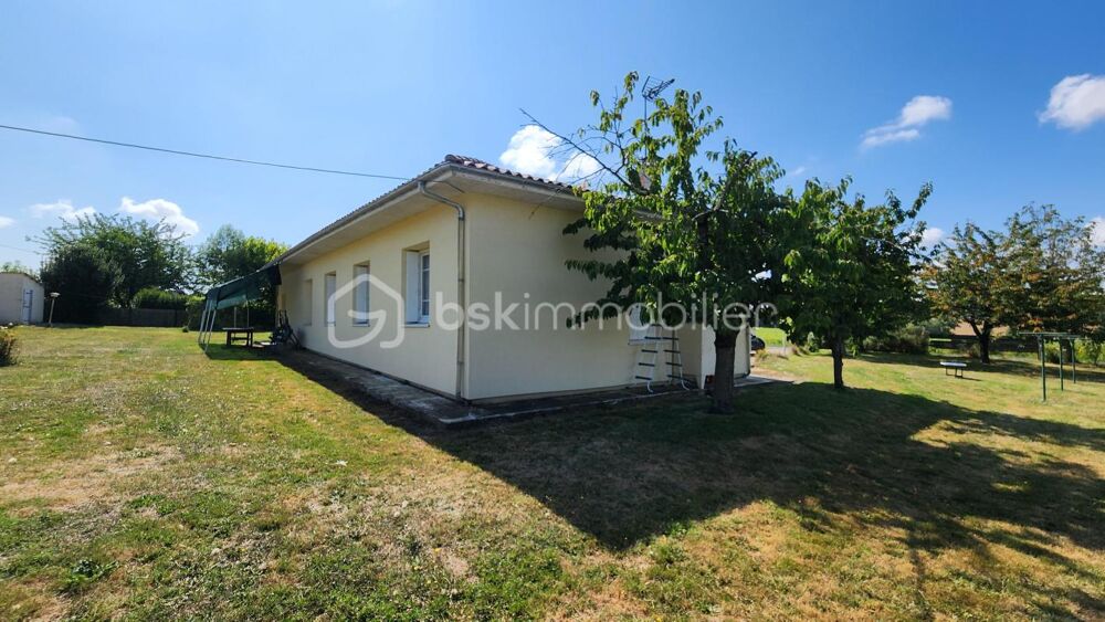 Maison 4 chambres sur grand terrain clôturé