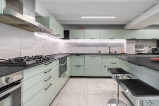  Maison  vendre 9 pices 205 m