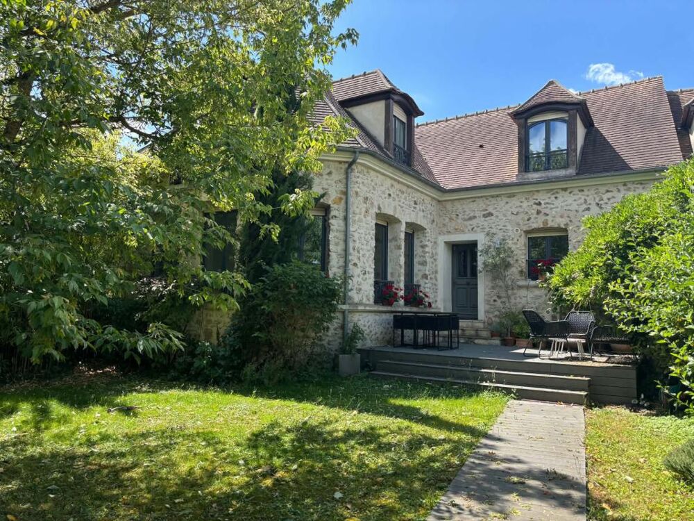 Maison 8 pièces 210 m² · à Orgeval · 210 m² · 890 000 €
