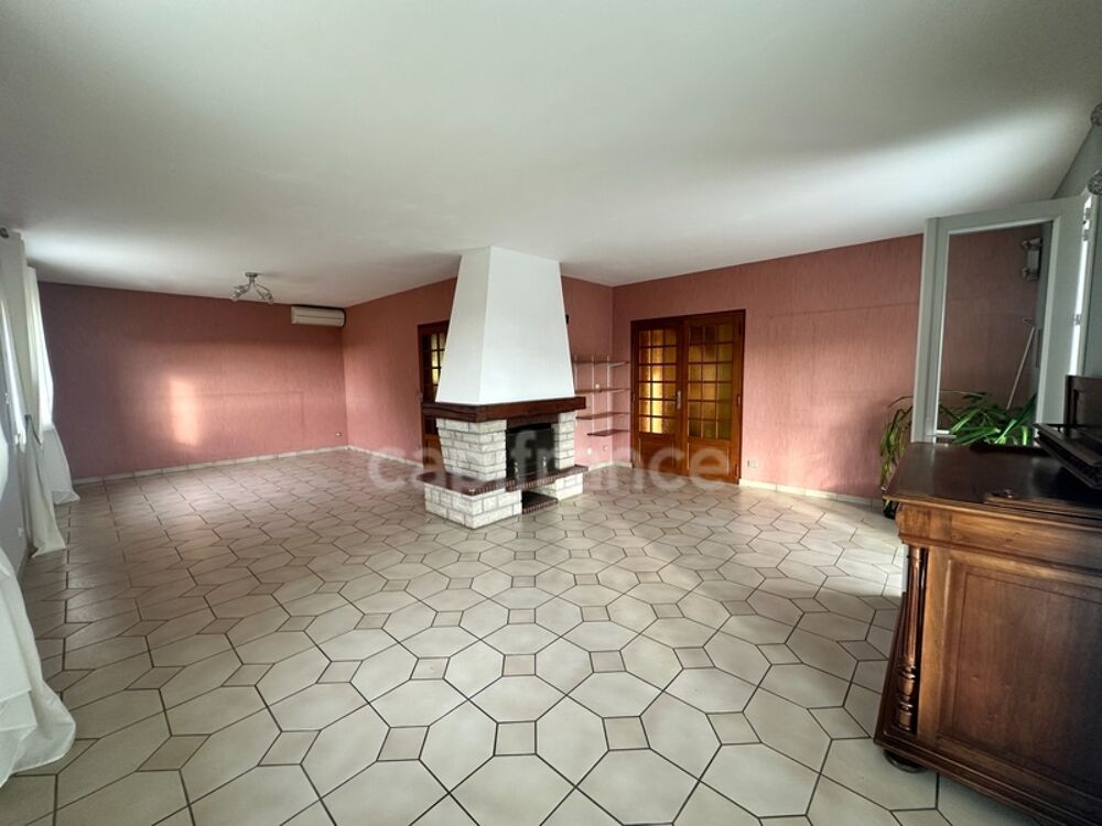 Maison à vendre de 179 m2 SAINT BRIS LE VINEUX (89) 4 chambres plus bureau sous-sol garage Terrain de 2100 m2