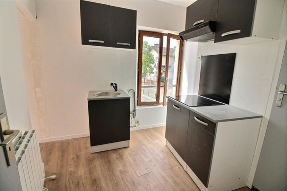 SPECIAL INVESTISSEURS ! appartement 1 pièce de 20 m2 avec cave et parking à vendre à Carrières sous Poissy au prix de 89000 eur