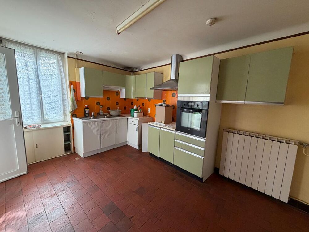 Jolie maison ancienne à rénover à Pougues Les Eaux
