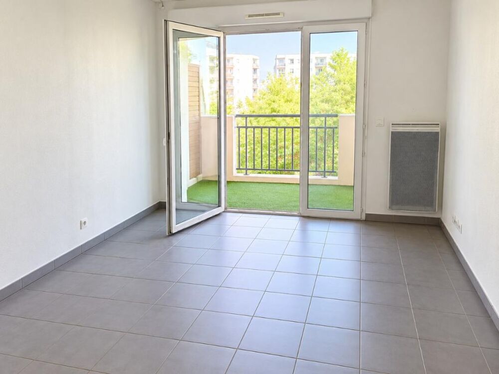 Location Appartement T2 avec balcon et parking à Marseille - Proche campus universitaire Marseille 13