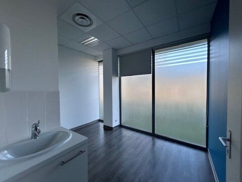   LOCAL COMMERCIAL TYPE BUREAUX 