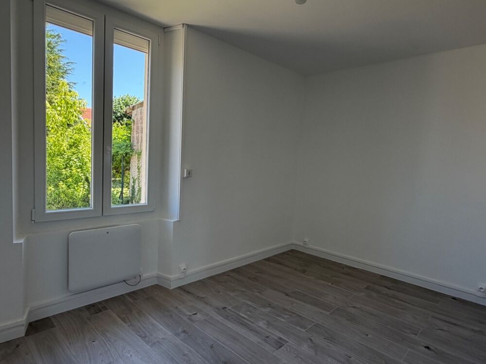 PAVILLON DE PLAIN PIED, 2 CHAMBRES, GARAGE ET JARDIN CLOS