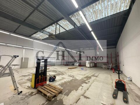   ENTREPOT 464 M²  A VENDRE – VAUX-LE-PÉNIL 