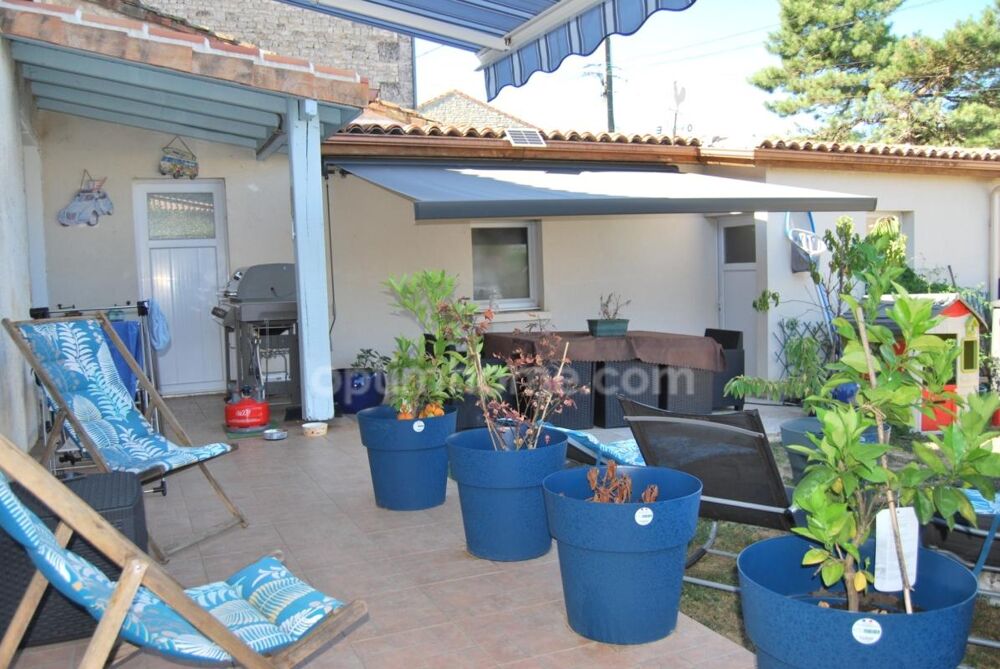 Maison en pierre de 120m2 à 5 minutes du bourg de BRIE et de CHAMPNIERS (16)