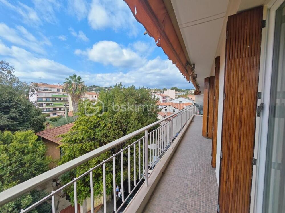 Vente Appartement 3 pièces de 61 m² avec balcon, garage fermé et cave Vallauris