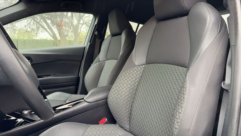 C-HR 1.8 VVT-i 122 Hybride CVT Design - Premi&egrave;re main Entretien c 2023 occasion 72000 Le Mans