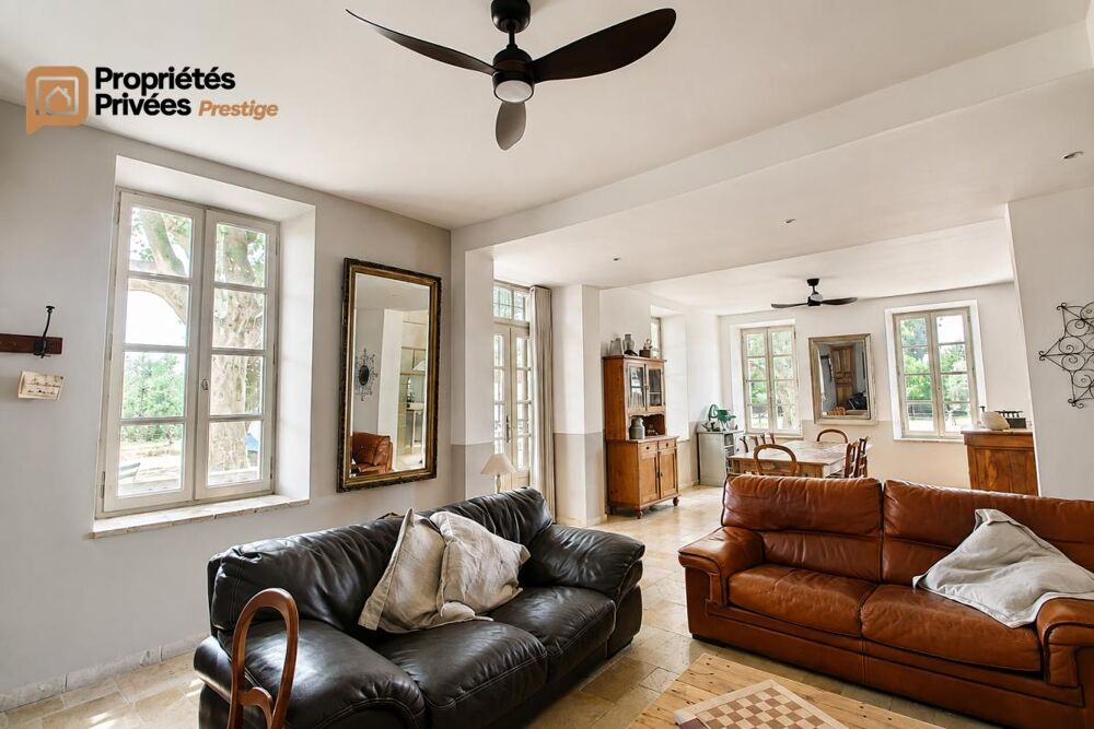 Vente Maison TARASCON  EN EXCLUSIVITÉ  Exceptionnel mas en pierre rénové de 364 m² habitables, offrant près de 1294 m² bâtis sur un terrain c Tarascon