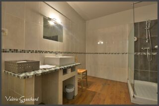  Immeuble � vendre 654 m�