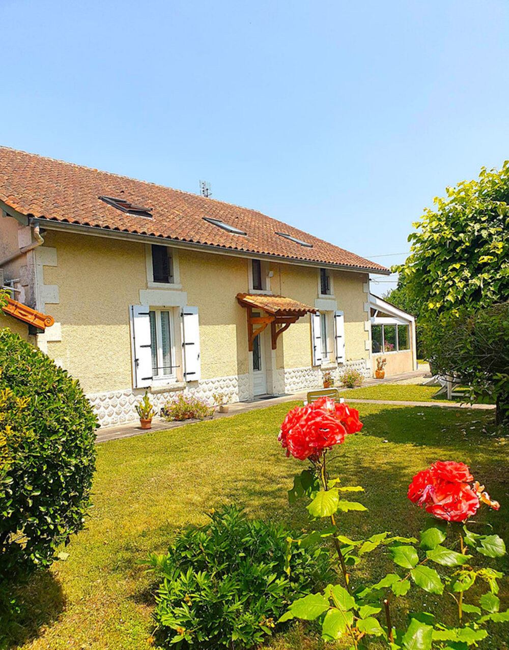 Vente Maison Maison 181 m² – Barbezieux (16) – 4/5 chambres, terrain 3 300 m², 2 garages Barbezieux saint hilaire