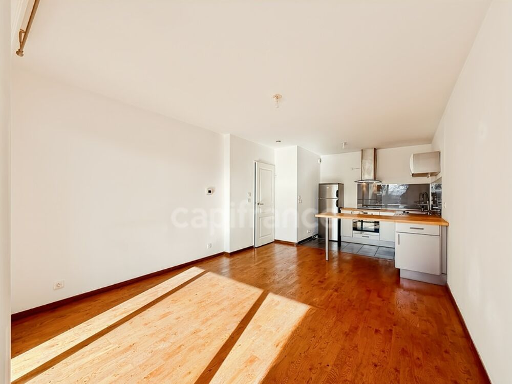 Appartement à vendre 2 pièces PREVESSIN MOENS (01) - T2 - 44m2 avec balcon, garage motorisé et parking privatif