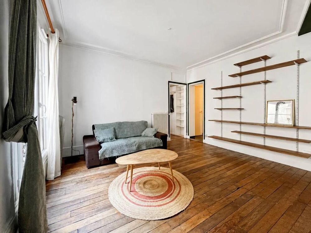 Vente Appartement Appartement 2 pièces avec charme de l'ancien à Pigalle Paris 18