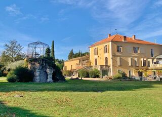  Propri�t�/ch�teau � vendre 15 + pi�ces 1000 m�