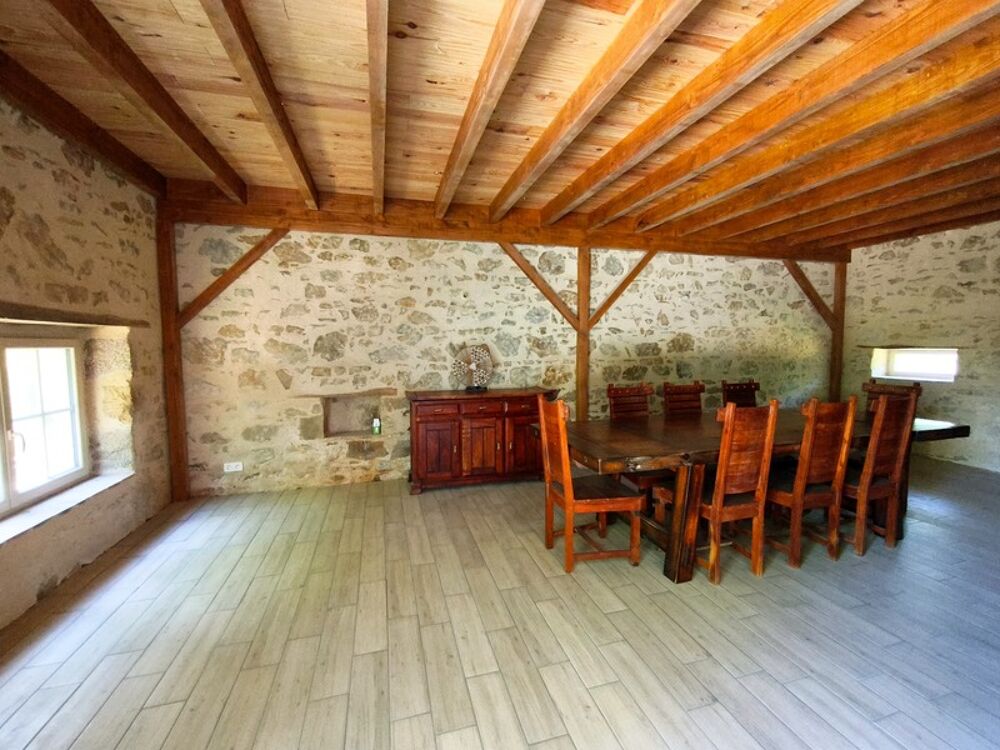 Maison à vendre 9 pièces 282 m² salon, séjour, 4 chambres, jardin, garage. 20min Montluçon (03) 3h30 Paris